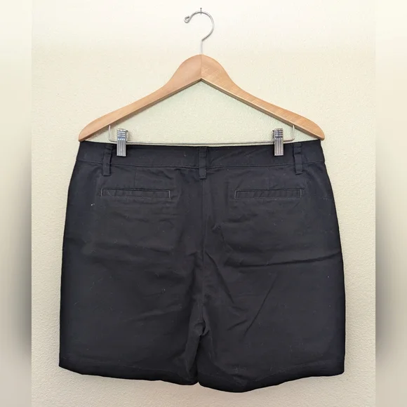 Lands' End Women's Black Mid-Rise Shorts‎ - Picture 5 of 5